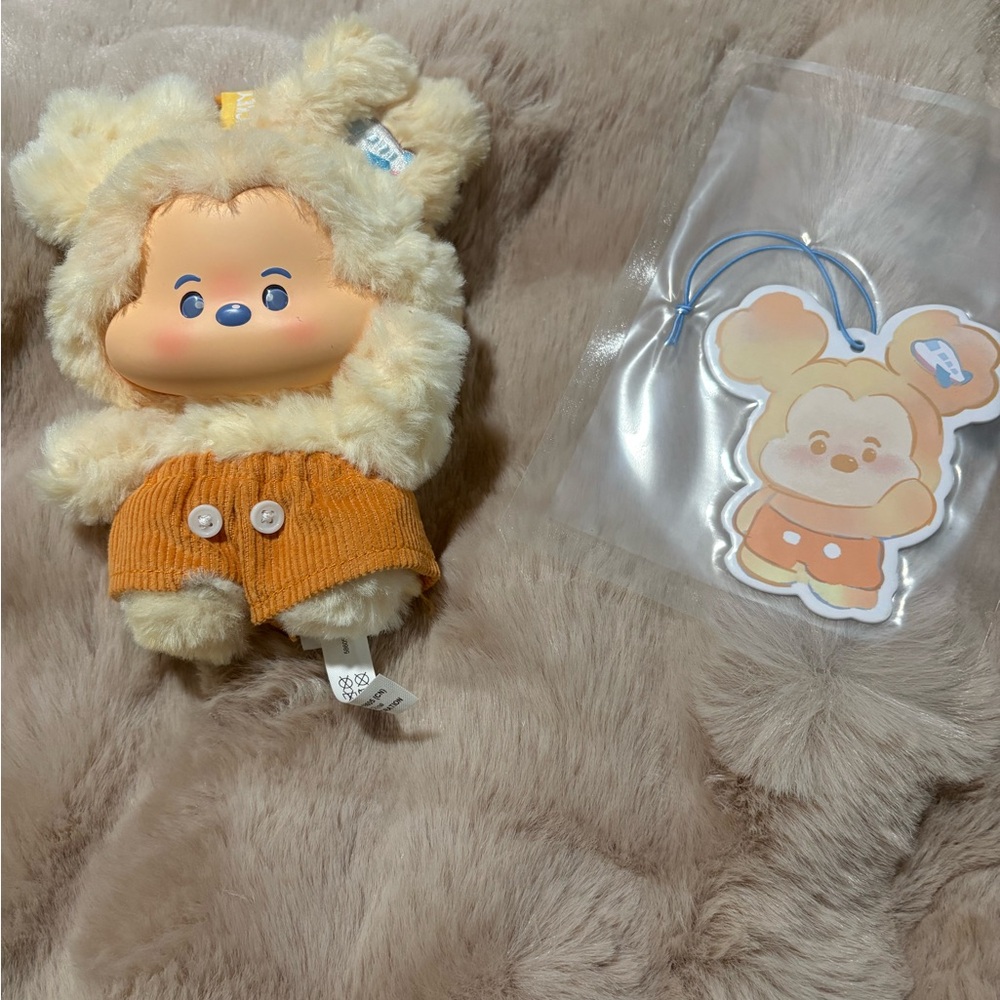 Heads in the Clouds Mickey keychain